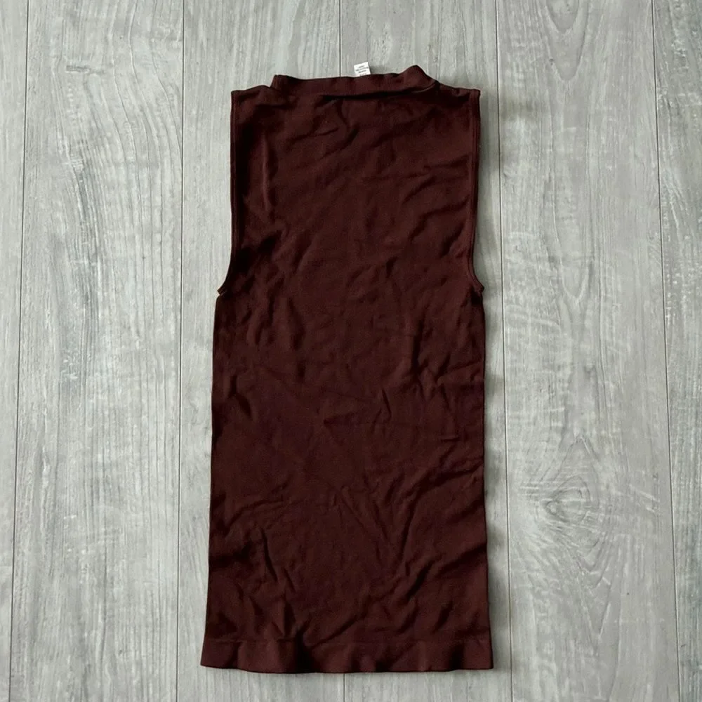 Sleeveless Brown Top New York and Company Sleveless Ribbed Shirt